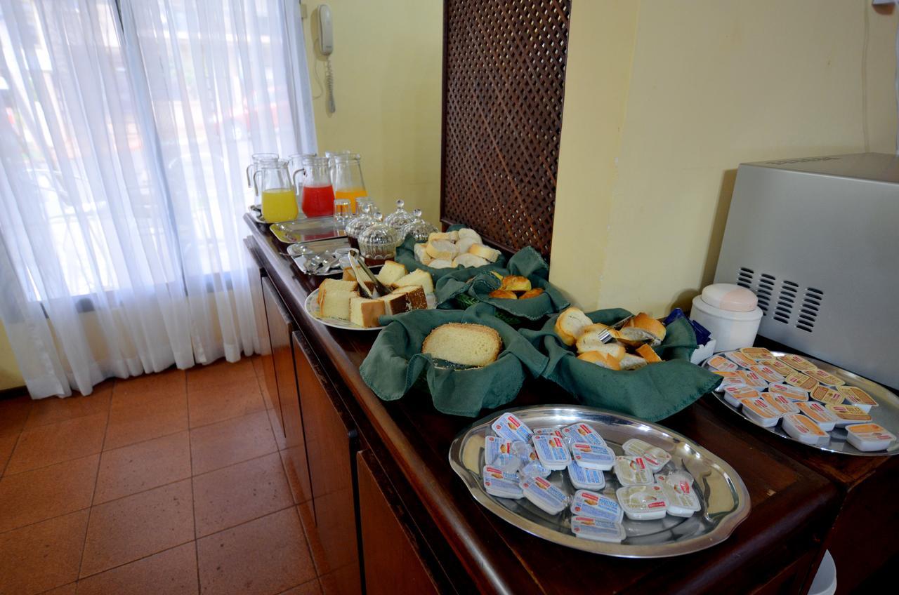 Hosteria Casa Blanca Iguazu ปูแอร์โตอีกวาซู ภายนอก รูปภาพ