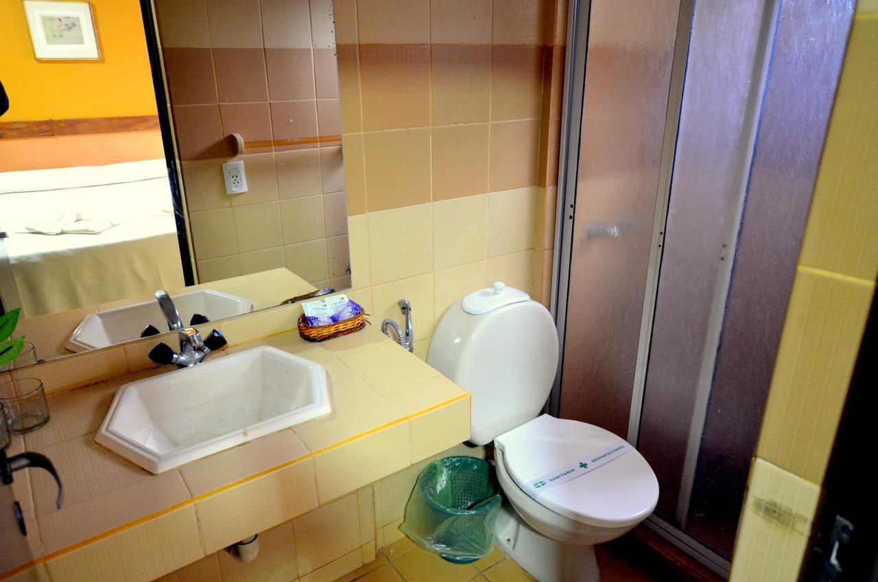 Hosteria Casa Blanca Iguazu ปูแอร์โตอีกวาซู ภายนอก รูปภาพ