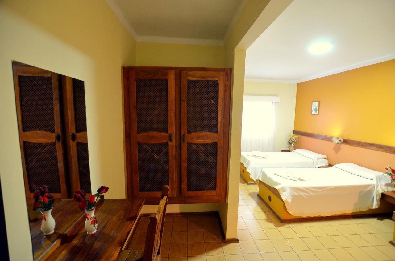 Hosteria Casa Blanca Iguazu ปูแอร์โตอีกวาซู ภายนอก รูปภาพ