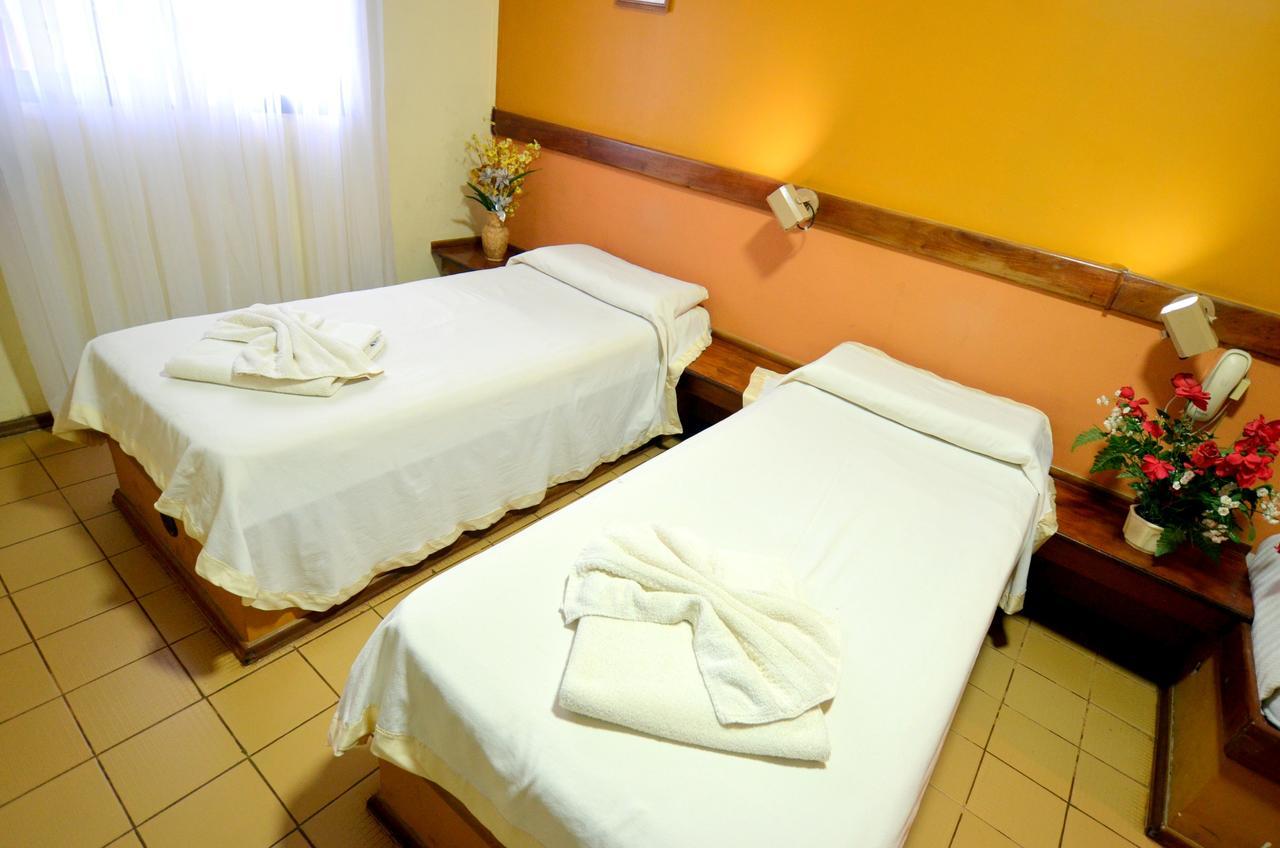 Hosteria Casa Blanca Iguazu ปูแอร์โตอีกวาซู ภายนอก รูปภาพ