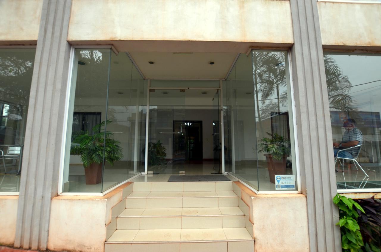 Hosteria Casa Blanca Iguazu ปูแอร์โตอีกวาซู ภายนอก รูปภาพ